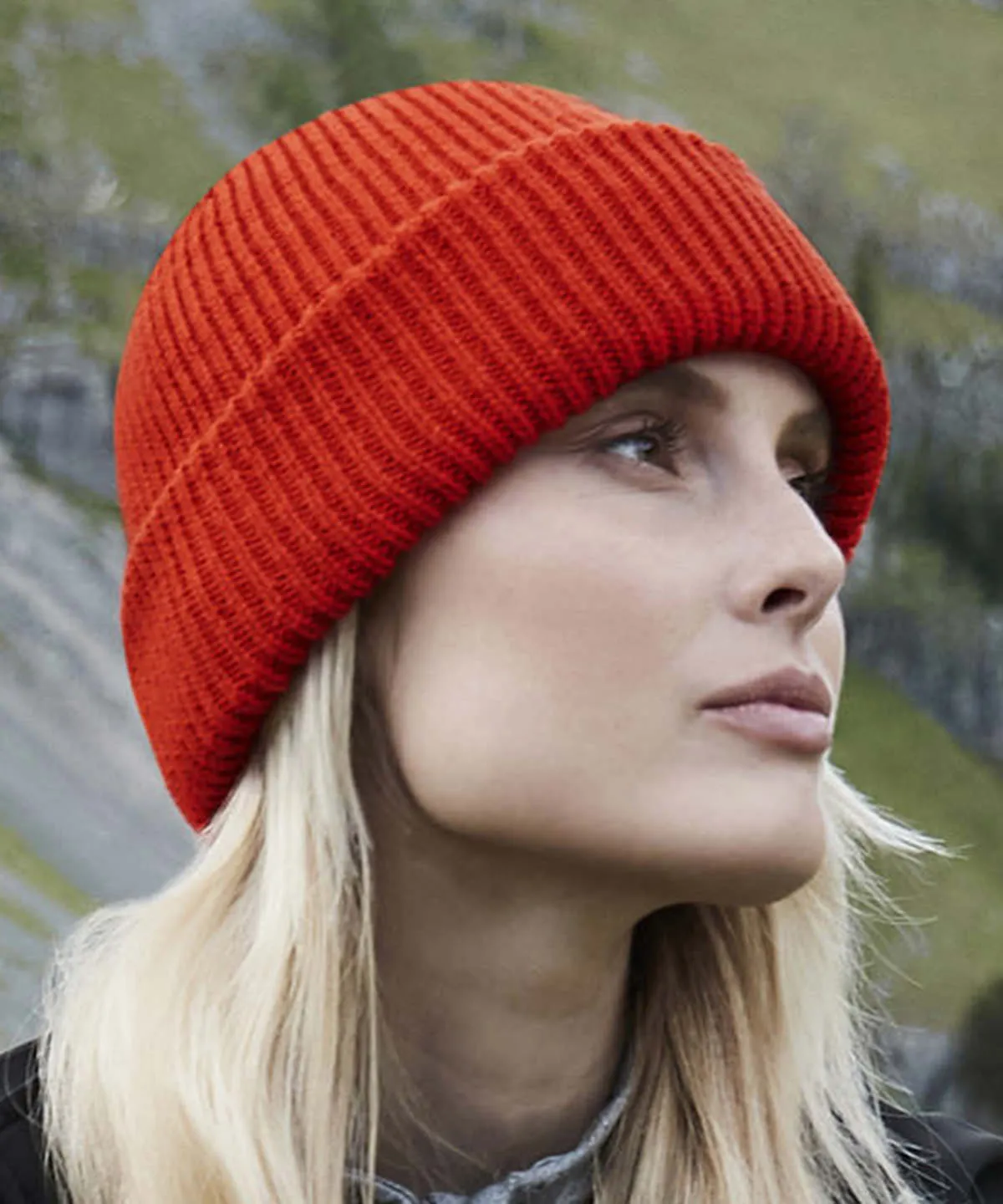 Wind-resistant breathable elements beanie